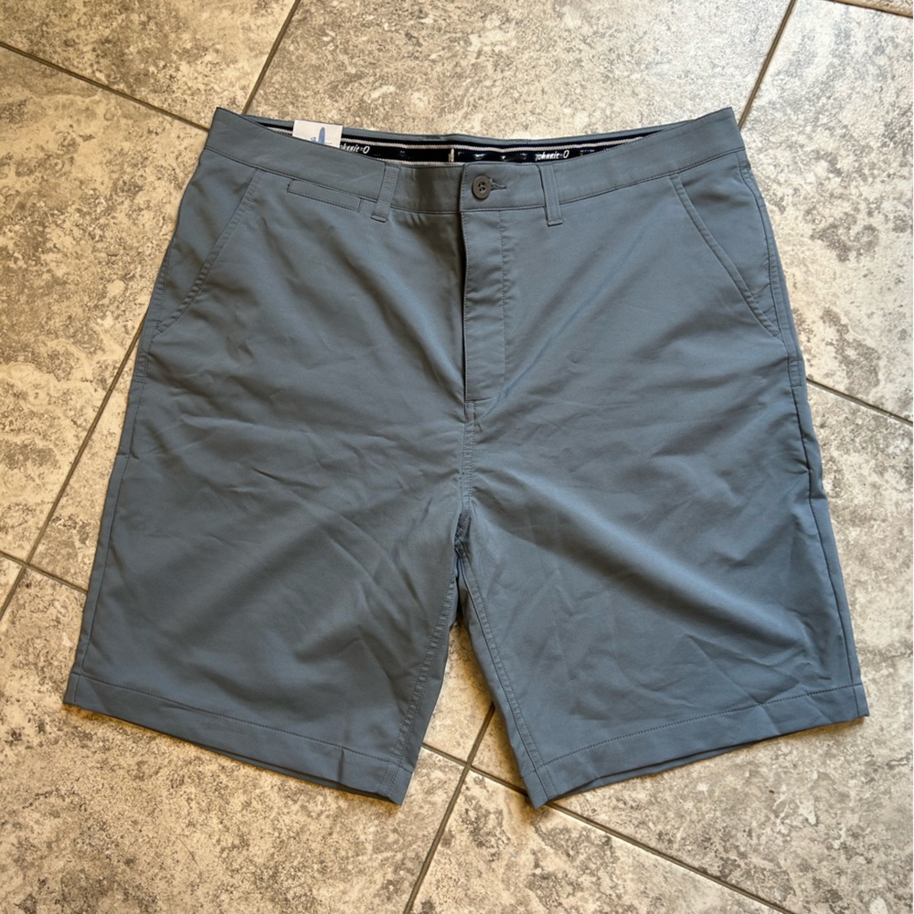 NWT Johnnie-O Men’s Golf Shorts - Size 36